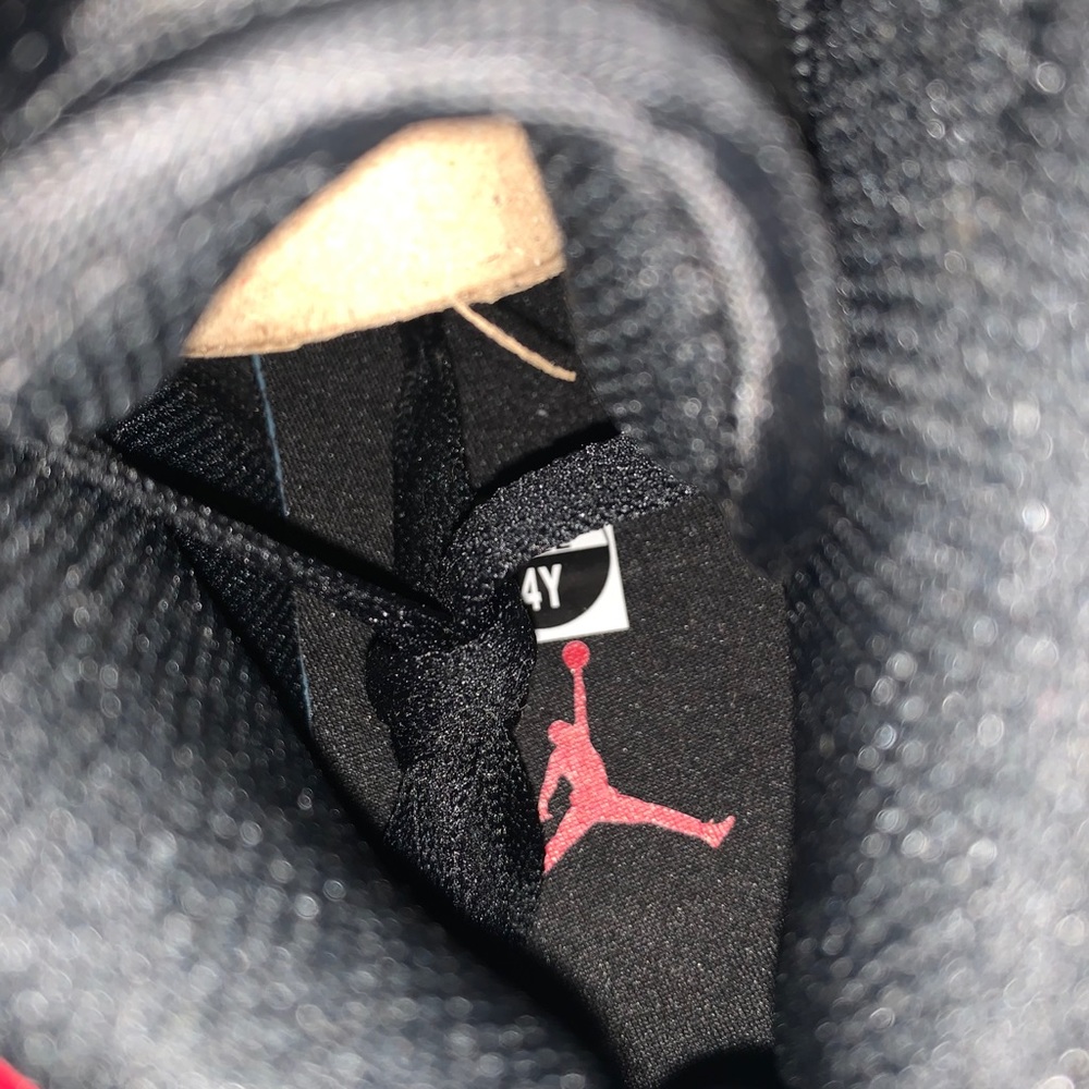 Jordan 1 Mid Banned 2020 (GS) - Picture 5 of 7